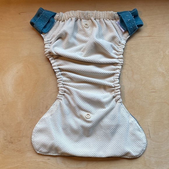 Grovia cloth diaper with terry/microfibre snap in liner - Picture 3 of 3